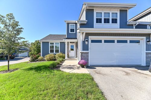 405 Falcon Ridge Dr, Burlington, WI, 53105-2405 | Card Image