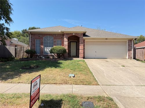 6006 Brook Forest Dr, Arlington, TX, 76018-5325 | Card Image