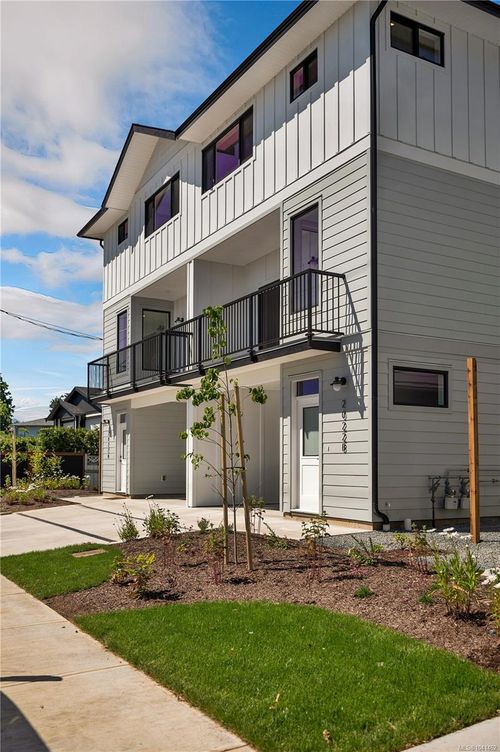 2022B Galerno Rd, Campbell River, BC, V9W6R8 | Card Image