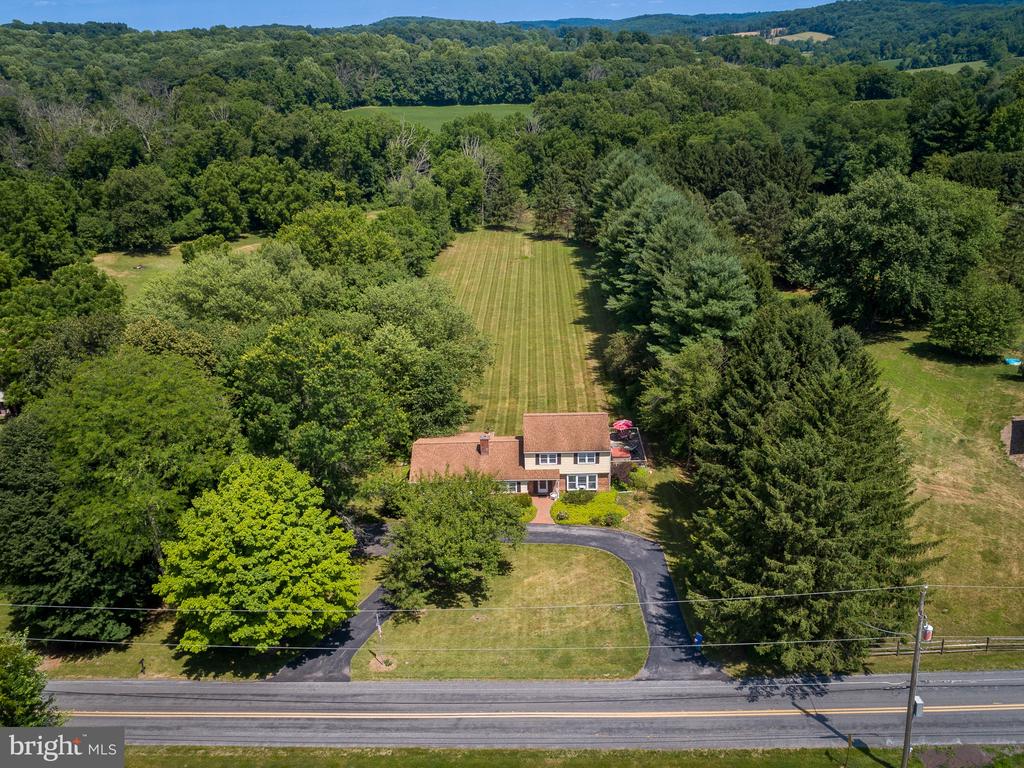 Morningside Rd, Elverson, PA 19520