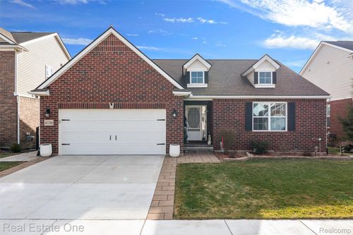 41186 Dortmund Dr, Clinton Township, MI, 48038-7510 | Card Image