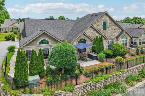 174 Summerfield Pl, Flat Rock, NC, 28731-9201 | Card Image