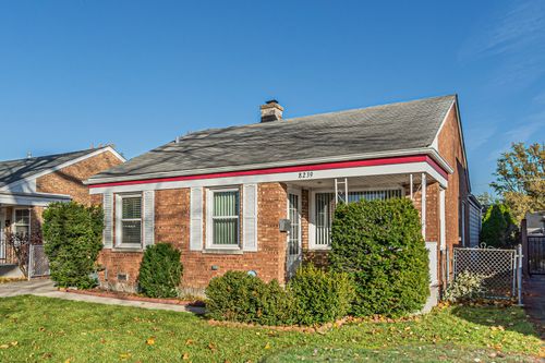 8239 N New England Ave, Niles, IL, 60714-2610 | Card Image