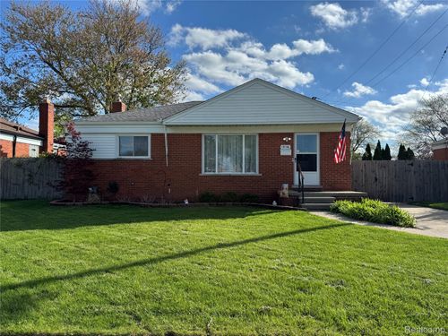 19156 Ash Avenue, Eastpointe, MI, 48021 | Card Image