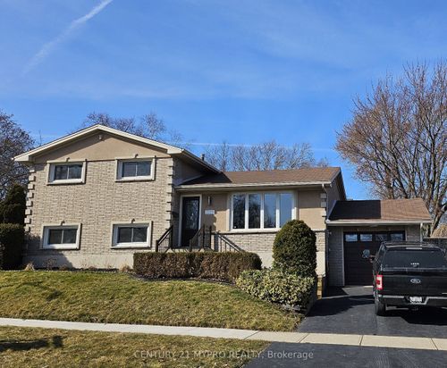 2135 Cobblestone Dr, Burlington, ON, L7P3K2 | Card Image