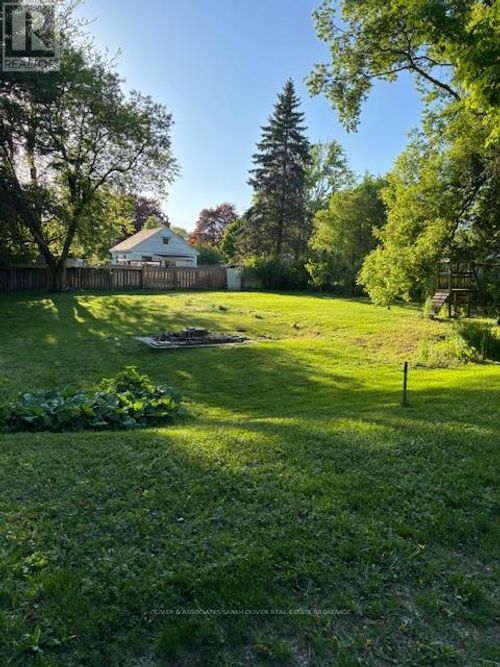 2 Ellsworth Close, London, ON, N5W1J5 | Card Image