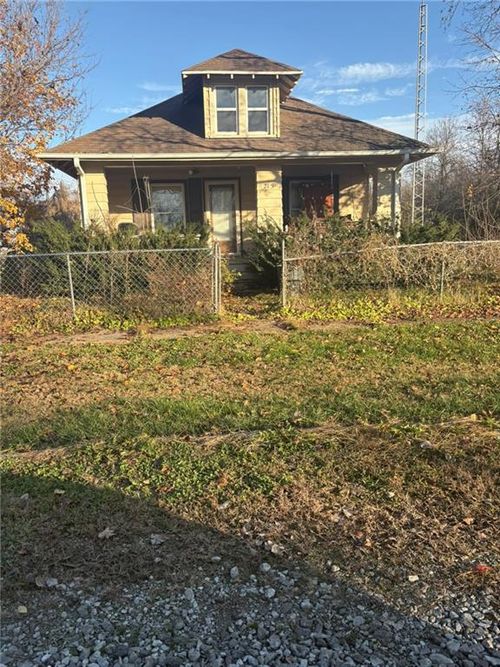 215 Lee St, Fortescue, MO, 64437-7161 | Card Image