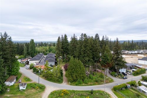476 Old Petersen Rd, Campbell River, BC, V9W3M9 | Card Image