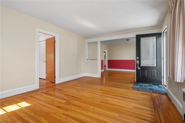 30 Winthrop St, House other with 3 bedrooms, 1 bathrooms and 3 parking in Riverside RI | Image 7