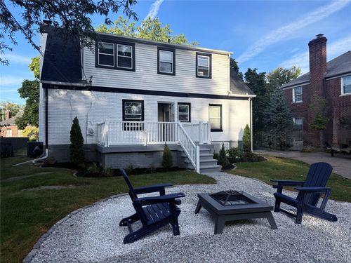 1228 N Main St, Rochester, MI, 48307-1115 | Card Image