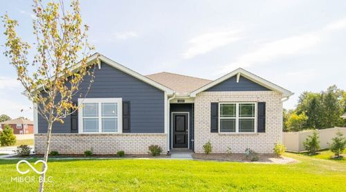 3809 S Woodfield Dr, New Palestine, IN, 46163-9167 | Card Image