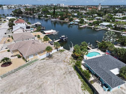 627 80th Ave, ST PETE BEACH, FL, 33706-1605 | Card Image