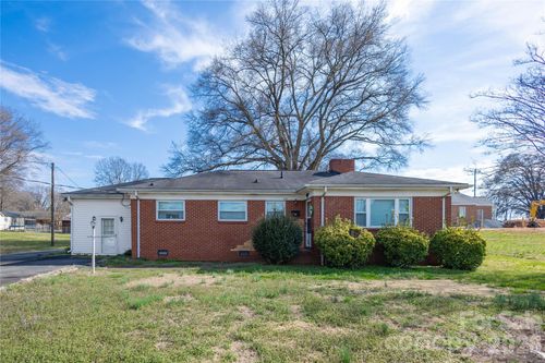 214 N North Dakota Street, Charlotte, NC, 28216 | Card Image