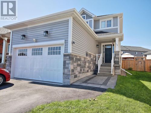 12 Summer Lane, Peterborough, ON, K9L0G4 | Card Image