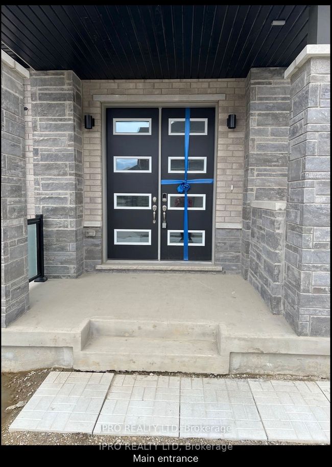 2 Plume St, House attached with 3 bedrooms, 3 bathrooms and 1 parking in Brampton ON | Image 6