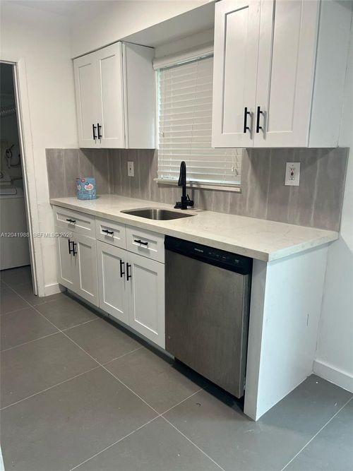 2611 Ne 204th Ter, Miami, FL, 33180 | Card Image