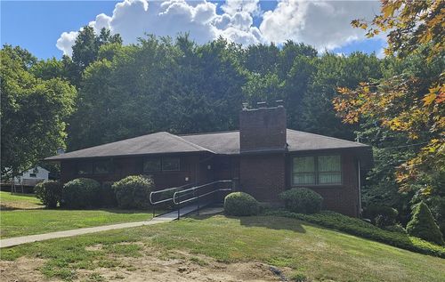 436 Center St, Slippery Rock, PA, 16057-1205 | Card Image