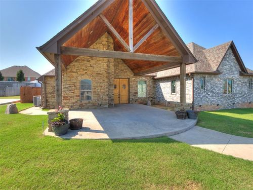 2581 Forest Glen Drive, Choctaw, OK, 73020 | Card Image
