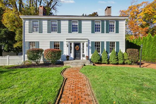 125 Bedford Rd, Pleasantville, NY, 10570-1723 | Card Image