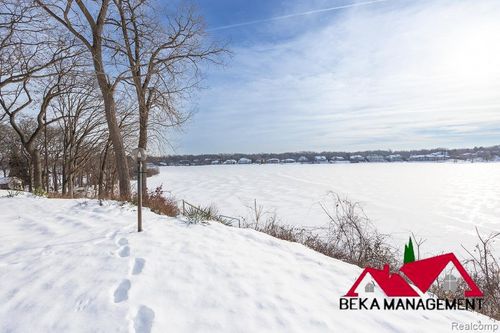 6005 Upper Straits Blvd, West Bloomfield, MI, 48324-2868 | Card Image