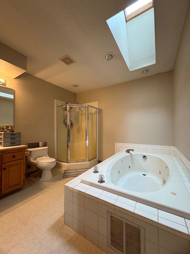 1332 Deer Creek Dr, House other with 3 bedrooms, 3 bathrooms and 3 parking in Humboldt IA | Image 8