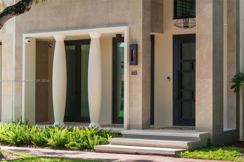 613 Almeria Ave, Coral Gables, FL, 33134-5602 | Card Image