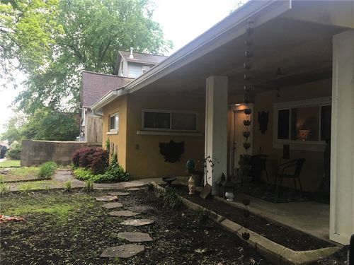 a1-101 S West Avenue, Fayetteville, AR, 72701 | Card Image