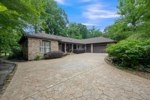 341 Rolling Hills Dr, Conroe, TX, 77304-1280 | Card Image