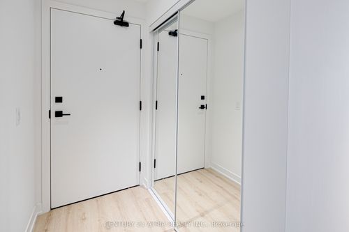 2515-319 Jarvis St, Toronto, ON, M5B0C8 | Card Image