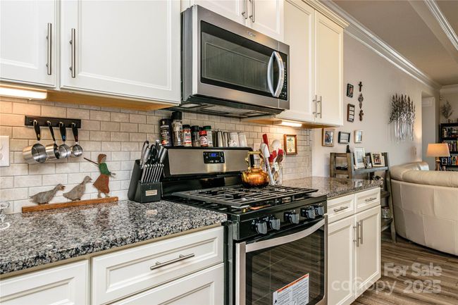 70 Cameo Dr, House other with 4 bedrooms, 3 bathrooms and null parking in Flat Rock NC | Image 16