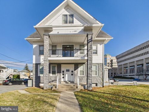 apt-4-300 W Chesapeake Ave, TOWSON, MD, 21204-4422 | Card Image