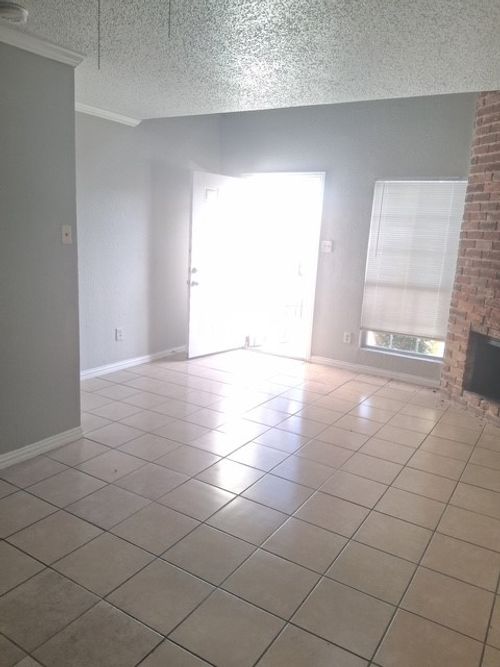 9459 Olde Towne Row, Dallas, TX, 75227-8161 | Card Image