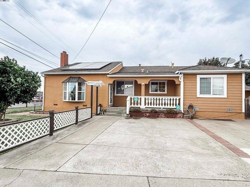 710 Videll St, Ashland, CA, 94580-1143 | Card Image