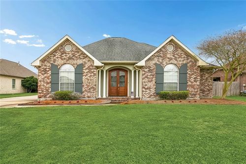737 Spring Thyme Dr, Belle Chasse, LA, 70037-1652 | Card Image