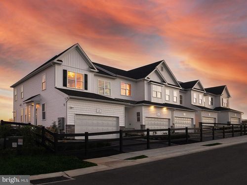 36-10 Valley Oak Rd, GLENMOORE, PA, 19343-1009 | Card Image