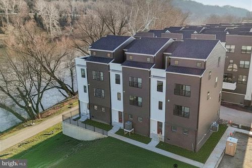 56-956 Riverplace Dr, CONSHOHOCKEN, PA, 19428-2471 | Card Image