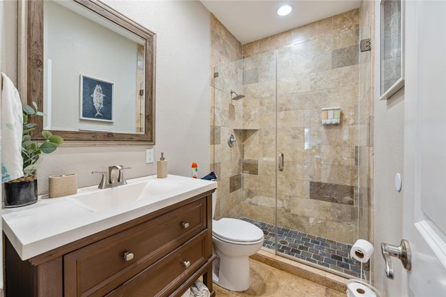 Guest bathroom #1 | Image 37