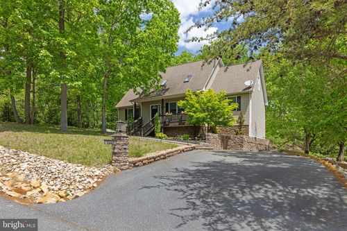 2440 Mountain Dr, MC GAHEYSVILLE, VA, 22840-3326 | Card Image
