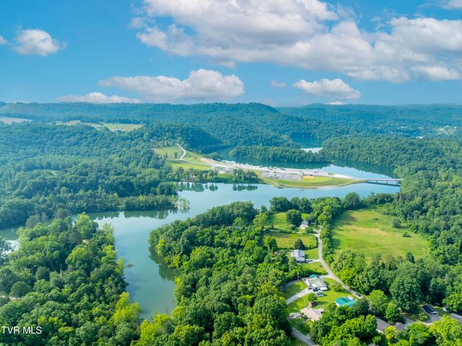 1826 Loop Rd, House other with 3 bedrooms, 2 bathrooms and null parking in La Follette TN | Image 37