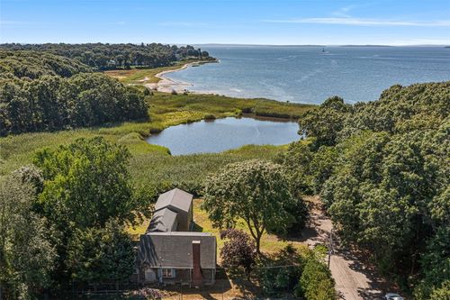 150 Alfred Drown Rd, Barrington, RI, 02806-1933 | Card Image