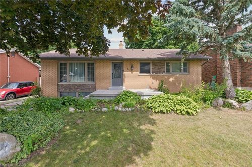 61 Godfrey Dr, London, ON, N5V2E8 | Card Image