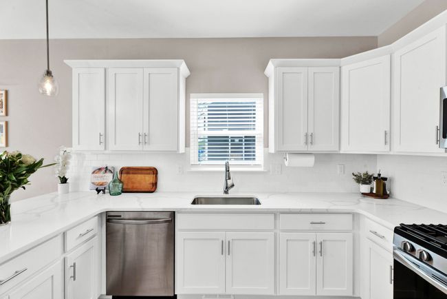 2512 E Maple Rd, House other with 4 bedrooms, 3 bathrooms and null parking in Troy MI | Image 11