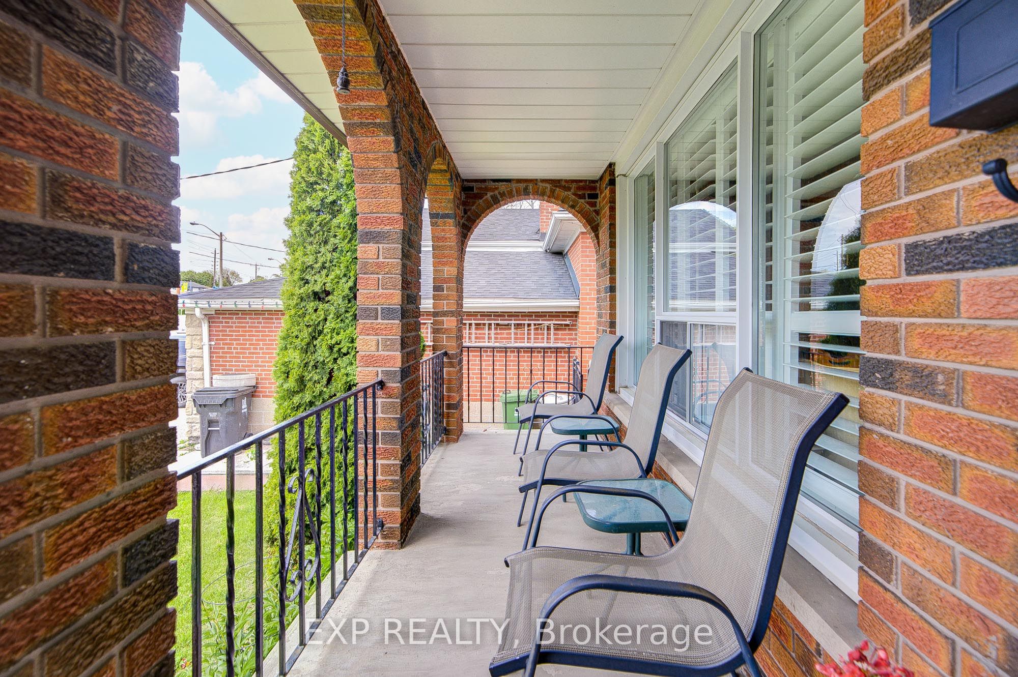 Residential in Toronto W09 3