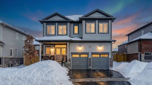 11 Middleton Dr, Wasaga Beach, ON, L9Z0L1 | Card Image