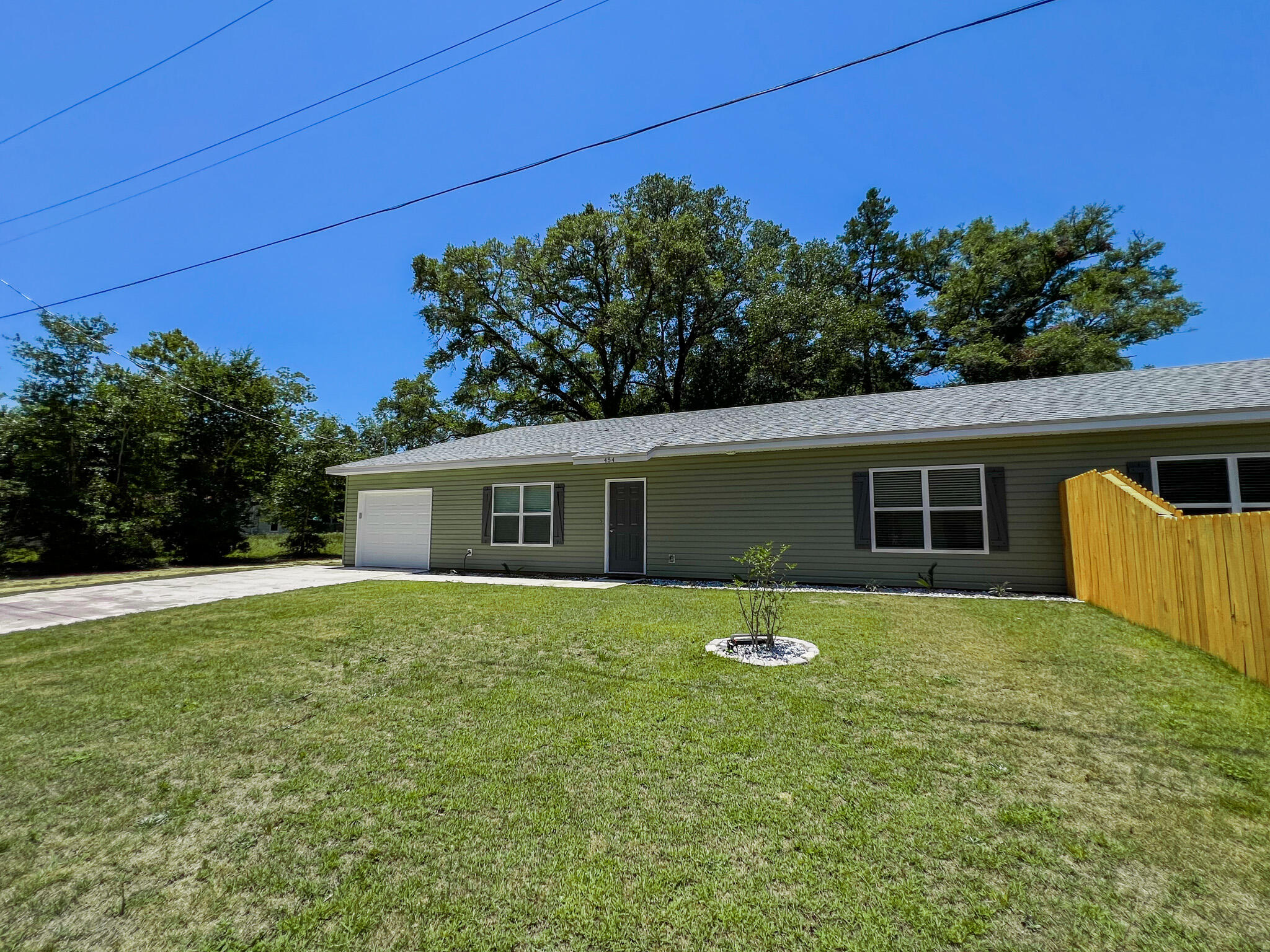 Amos St, Crestview, FL 32539