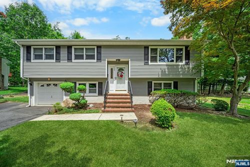 120 Colony Ave, Park Ridge, NJ, 07656-1045 | Card Image