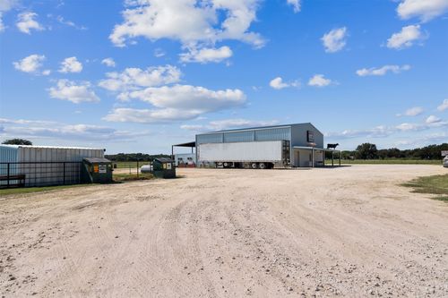 324 E Highway 6, Iredell, TX, 76649-2102 | Card Image
