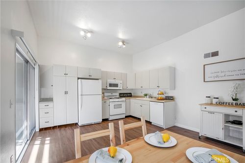 2970 S Greenville St, Santa Ana, CA, 92704-6055 | Card Image