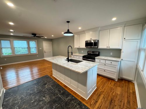 b-1548 S Acadian Thwy, Baton Rouge, LA, 70808 | Card Image