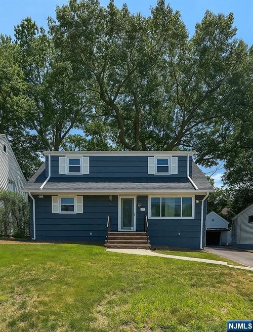 204 Hillside Ave, Bergenfield, NJ, 07621-2532 | Card Image